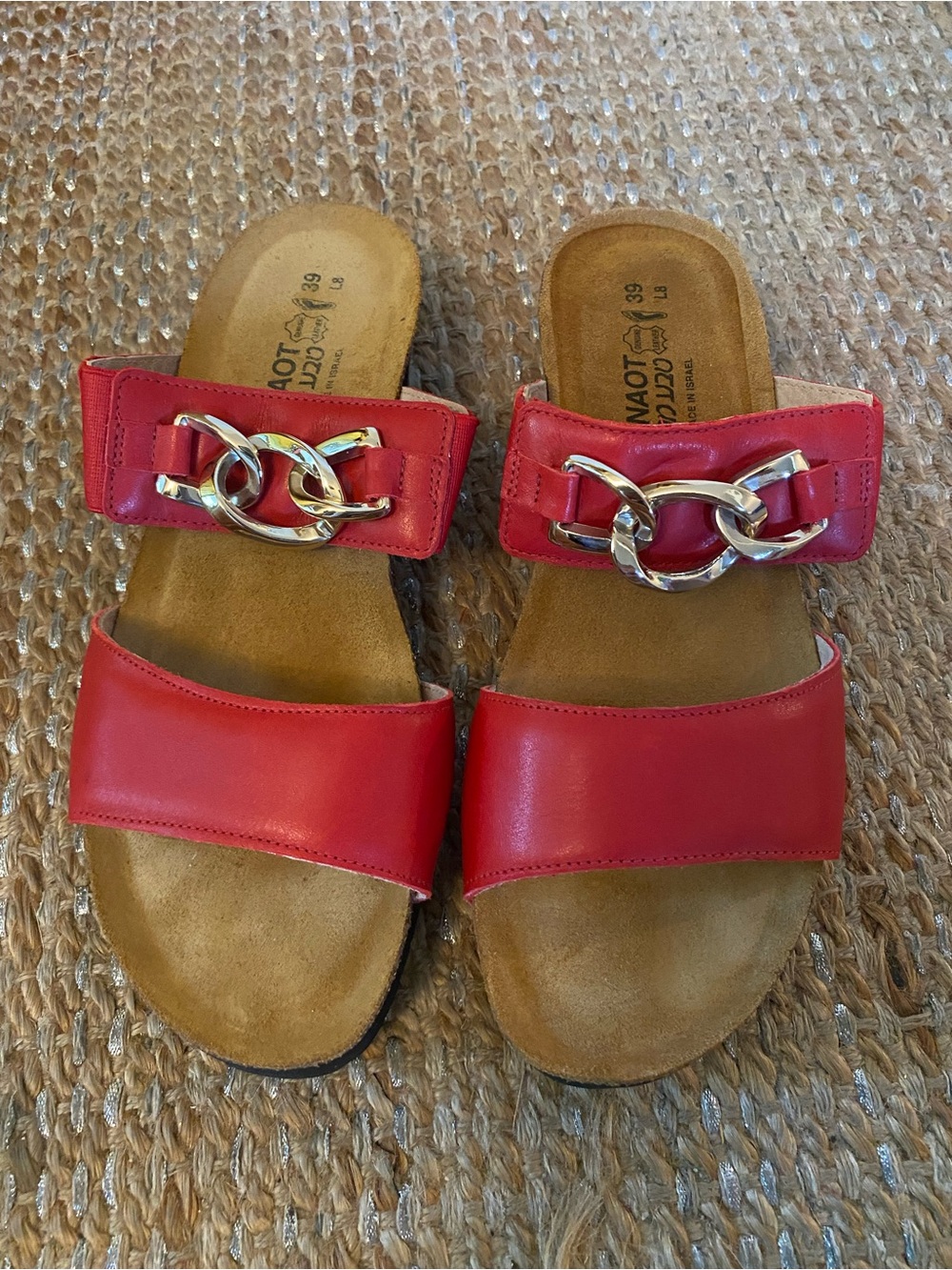 NWOT Naot Victoria Red Leather Wedge Slide Sandals Chain Accent Size 39 US 8